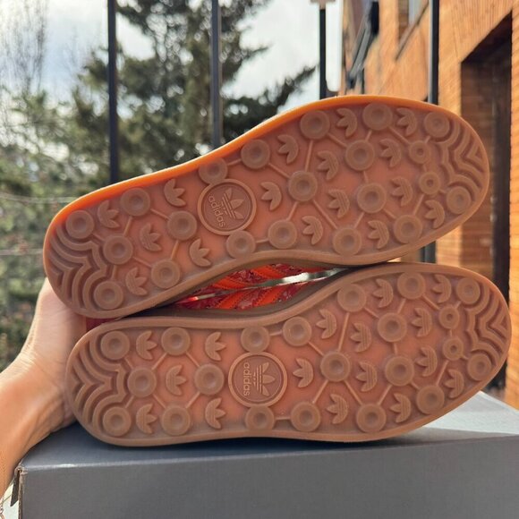 New Adidas Gazelle Bold Platform Sneakers Floral Paisley Red Print Gum Womens 7 - Picture 7 of 14